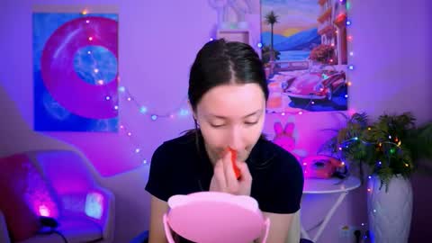 Snapshot of lulupatterson chatting on 12/17/25, 08:09 Lu online show from 12/17/25, 08:09