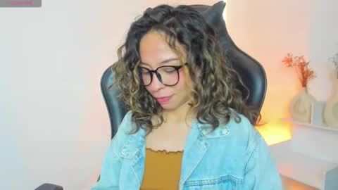 luluuberry online show from 12/02/25, 04:46