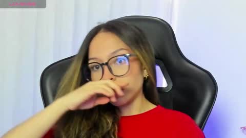 luluuberry online show from 12/17/25, 06:47