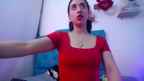 Snapshot of luly_blue chatting on 12/15/24, 04:18 Luly online show from 12/15/24, 04:18