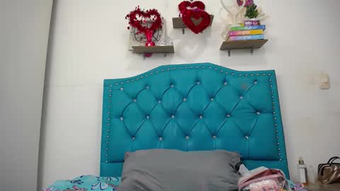 Snapshot of luly_blue chatting on 01/09/25, 04:19 Luly online show from 01/09/25, 04:19