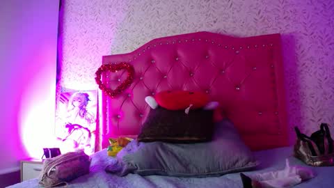 Snapshot of luly_blue chatting on 09/17/25, 04:14 Luly online show from 09/17/25, 04:14