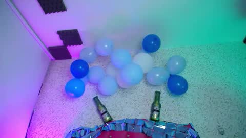 Snapshot of luly_blue chatting on 10/01/25, 04:07 Luly online show from 10/01/25, 04:07