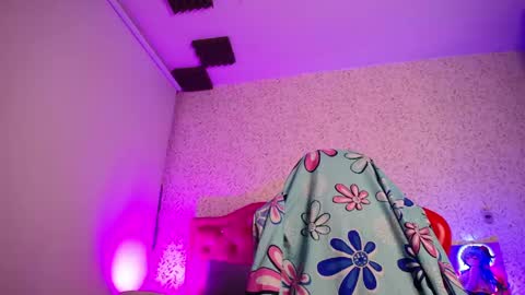 Luly online show from 04/17/26, 04:15