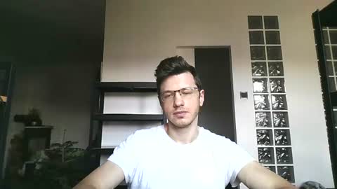Andrew independent model 2000-0000 CET daily online show from 07/08/26, 09:14