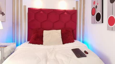 Snapshot of lumiernova chatting on 04/12/26, 08:14 Lumier online show from 04/12/26, 08:14