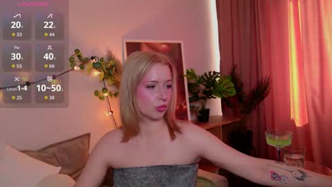 Snapshot of lumlue chatting on 03/20/26, 10:09 Nora online show from 03/20/26, 10:09