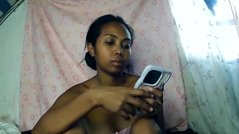 Snapshot of luna019 chatting on 02/14/25, 10:17 Luna online show from 02/14/25, 10:17