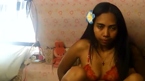 Snapshot of luna019 chatting on 10/15/25, 05:40 Luna online show from 10/15/25, 05:40