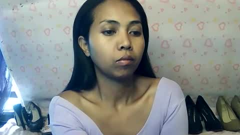 Snapshot of luna019 chatting on 12/17/25, 06:19 Luna online show from 12/17/25, 06:19