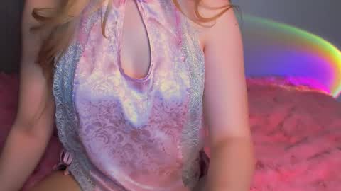 Snapshot of luna1vibe chatting on 12/20/25, 05:58 luna1vibe online show from 12/20/25, 05:58