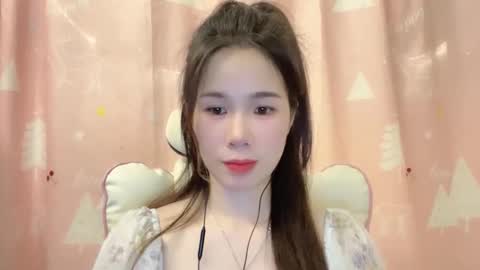 Luna online show from 05/05/26, 04:04