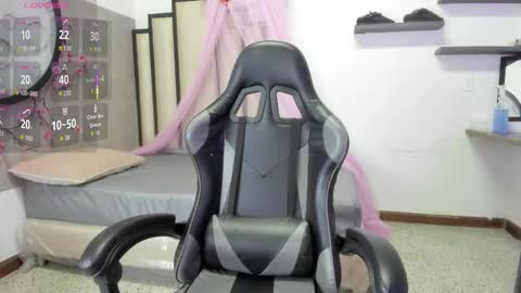 Luna online show from 03/25/26, 11:27