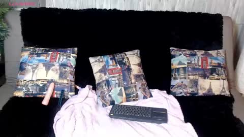 Luna online show from 04/27/26, 12:58