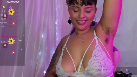 Snapshot of luna__cute chatting on 12/17/24, 07:37 Luna online show from 12/17/24, 07:37