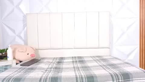 LUNA GRACE online show from 11/05/25, 08:20