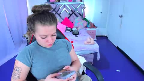 luna_analya online show from 03/18/26, 04:10