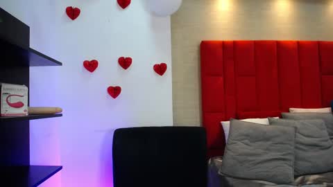 Luna And Titan  online show from 03/02/26, 04:25