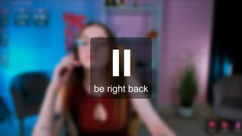 luna_berryy online show from 01/15/25, 02:27