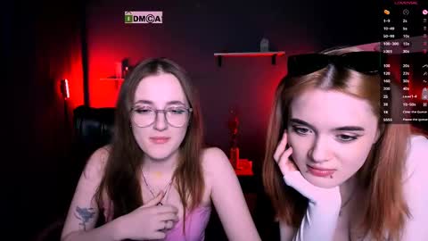 luna_berryy online show from 03/04/25, 11:22