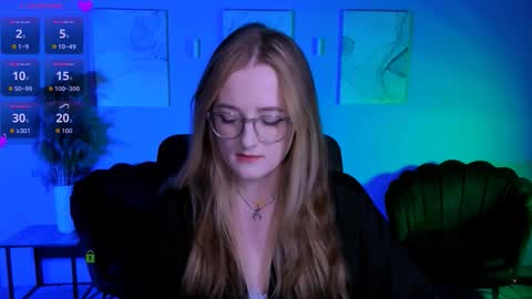 luna_berryy online show from 03/10/26, 08:14