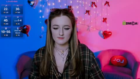luna_berryy online show from 04/27/26, 07:23