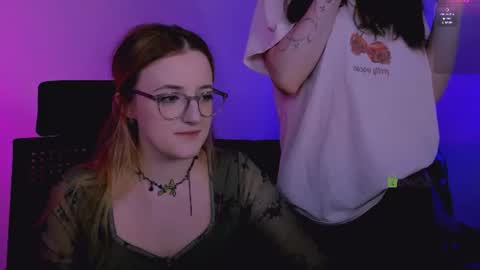 luna_berryy online show from 06/10/26, 06:40