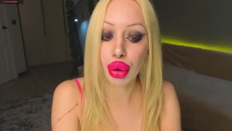 luna_beverly online show from 05/01/26, 08:24