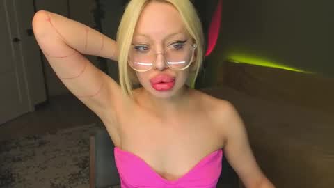 luna_beverly online show from 05/07/26, 08:25