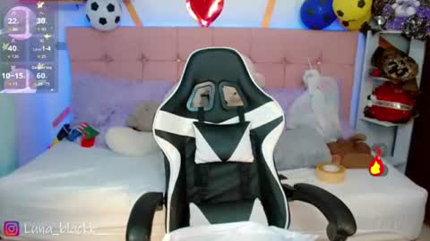 Snapshot of luna_blackk_ chatting on 06/30/26, 09:27 Luna online show from 06/30/26, 09:27