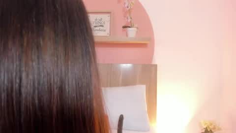 L U N A  online show from 06/03/26, 01:46