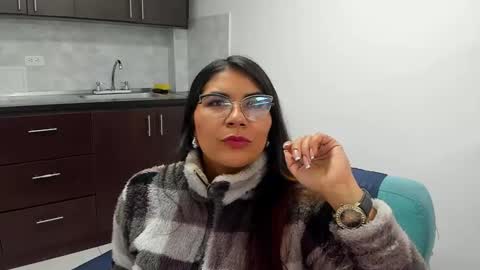 Snapshot of luna_dumont chatting on 02/13/25, 11:17 luna online show from 02/13/25, 11:17