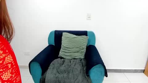 Snapshot of luna_dumont chatting on 02/15/25, 12:48 luna online show from 02/15/25, 12:48