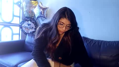 Snapshot of luna_dumont chatting on 02/25/25, 02:11 luna online show from 02/25/25, 02:11