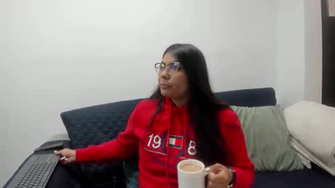 Snapshot of luna_dumont chatting on 09/28/25, 11:26 luna online show from 09/28/25, 11:26