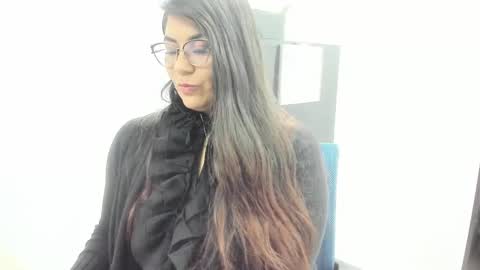 Snapshot of luna_dumont chatting on 10/20/25, 11:43 luna online show from 10/20/25, 11:43