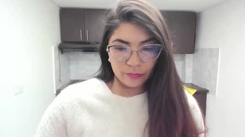 Snapshot of luna_dumont chatting on 10/21/25, 11:22 luna online show from 10/21/25, 11:22