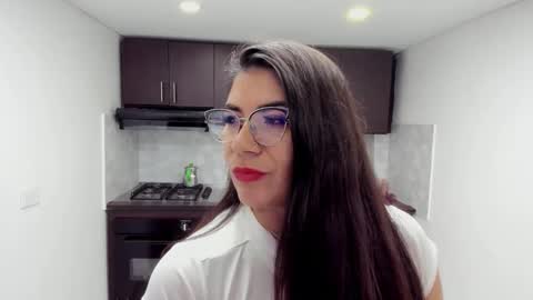 Snapshot of luna_dumont chatting on 10/28/25, 11:14 luna online show from 10/28/25, 11:14