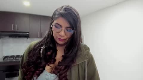 Snapshot of luna_dumont chatting on 11/04/25, 11:09 luna online show from 11/04/25, 11:09