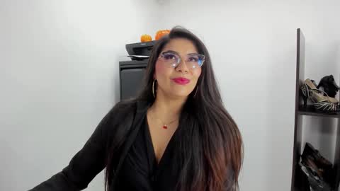 Snapshot of luna_dumont chatting on 11/10/25, 11:20 luna online show from 11/10/25, 11:20