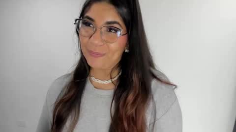 Snapshot of luna_dumont chatting on 11/16/25, 11:21 luna online show from 11/16/25, 11:21