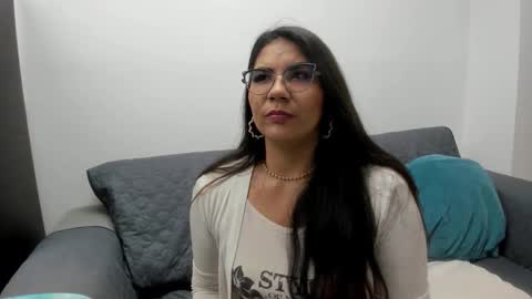 Snapshot of luna_dumont chatting on 11/21/25, 11:20 luna online show from 11/21/25, 11:20