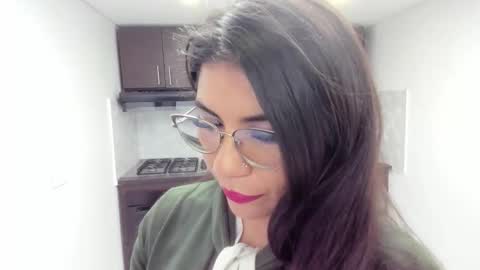 Snapshot of luna_dumont chatting on 12/02/25, 11:04 luna online show from 12/02/25, 11:04