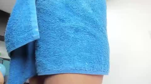 Snapshot of luna_dumont chatting on 12/13/25, 07:53 luna online show from 12/13/25, 07:53