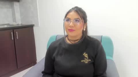 Snapshot of luna_dumont chatting on 12/20/25, 11:17 luna online show from 12/20/25, 11:17