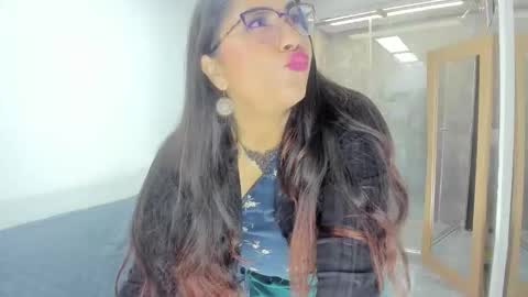 luna  online show from 02/18/26, 11:06