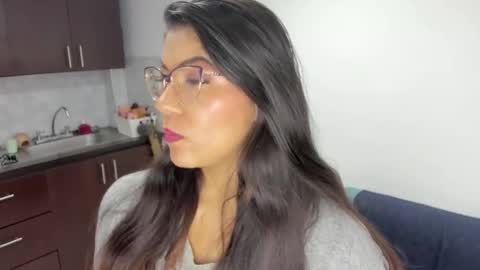 luna  online show from 03/29/26, 10:59