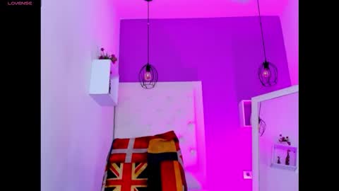 Luna online show from 02/06/26, 08:01