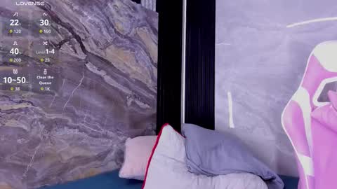 luna_ember online show from 01/09/26, 12:24