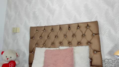 Luna Eva online show from 09/13/25, 01:44